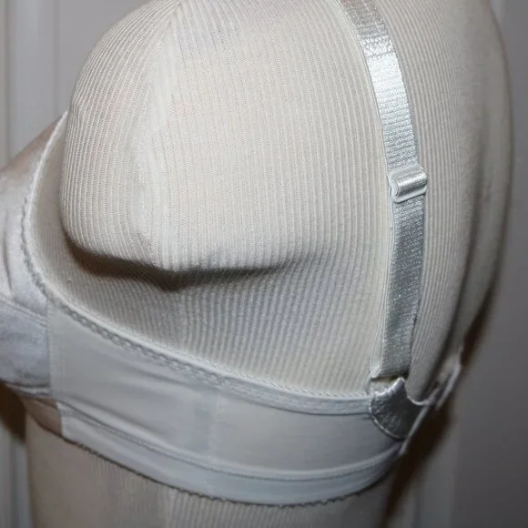 Jadee 34B bra has inserts/pockets but no pads to go with it white color 16 - Picture 6 of 8